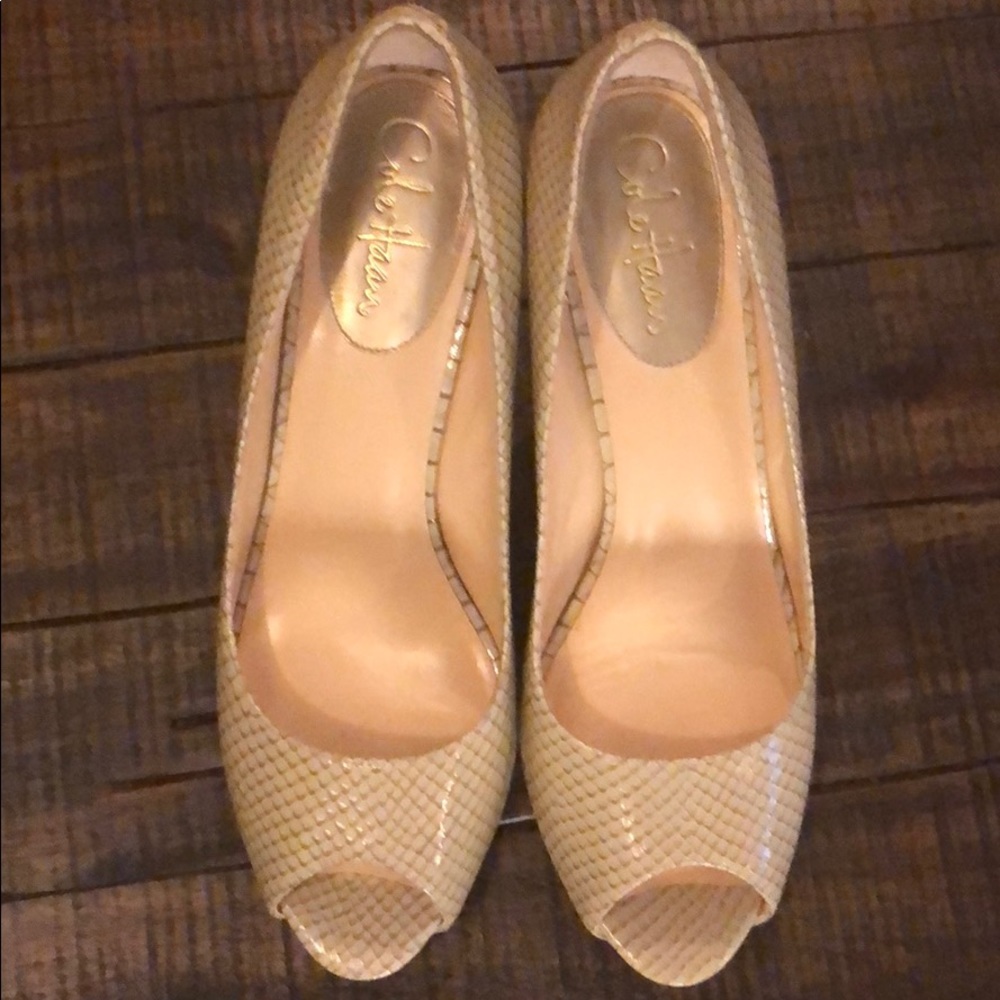 Cole Haan tan patent leather peep toe pumps sz 10